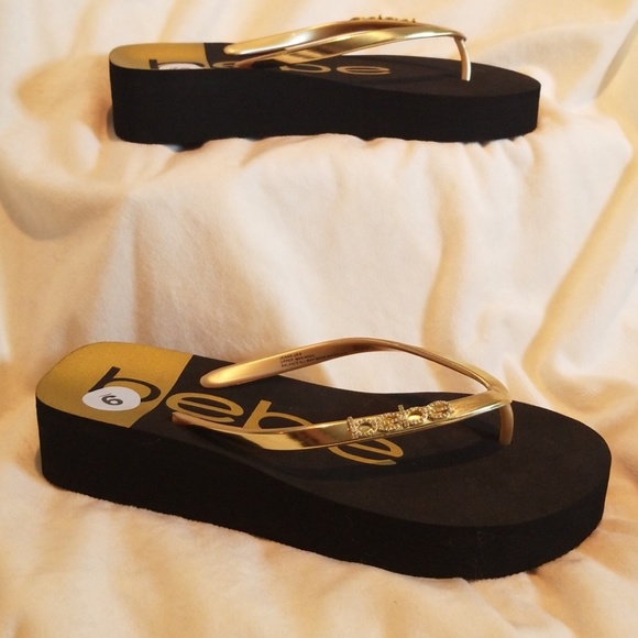 Bebe 💥Brand New💥 Slides - Picture 3 of 4